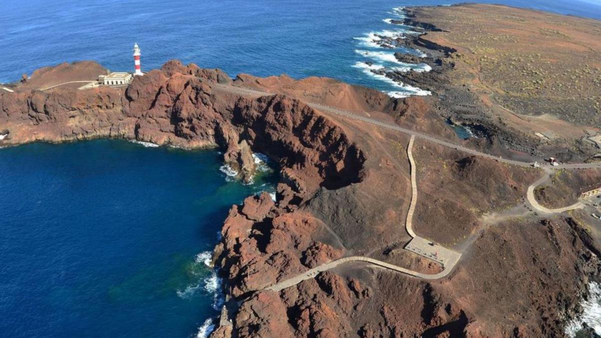 Imagen aérea del Faro de Punta de Teno. | EL DÍA