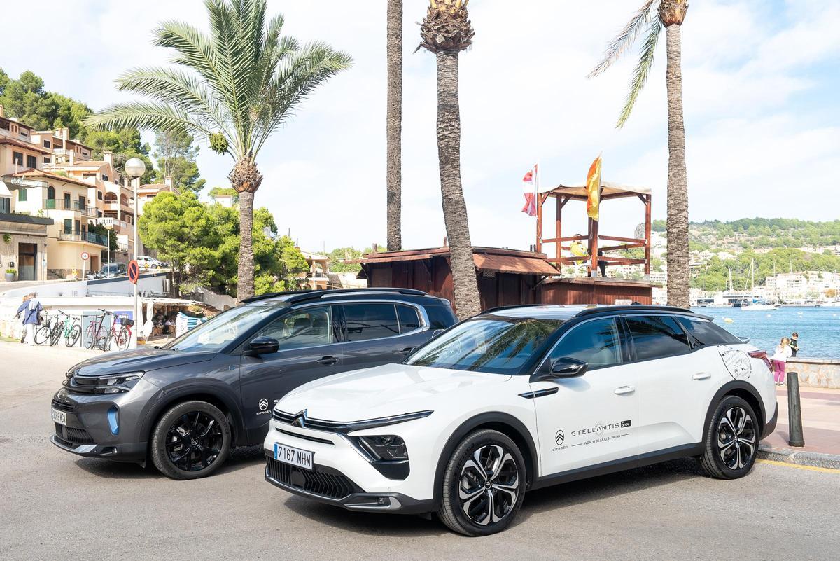 El Doble Chevrón lleva más lejos su gama de berlinas eléctricas “Made in Spain”, formada por los Citroën Ë-C4 y Ë‑C4 X