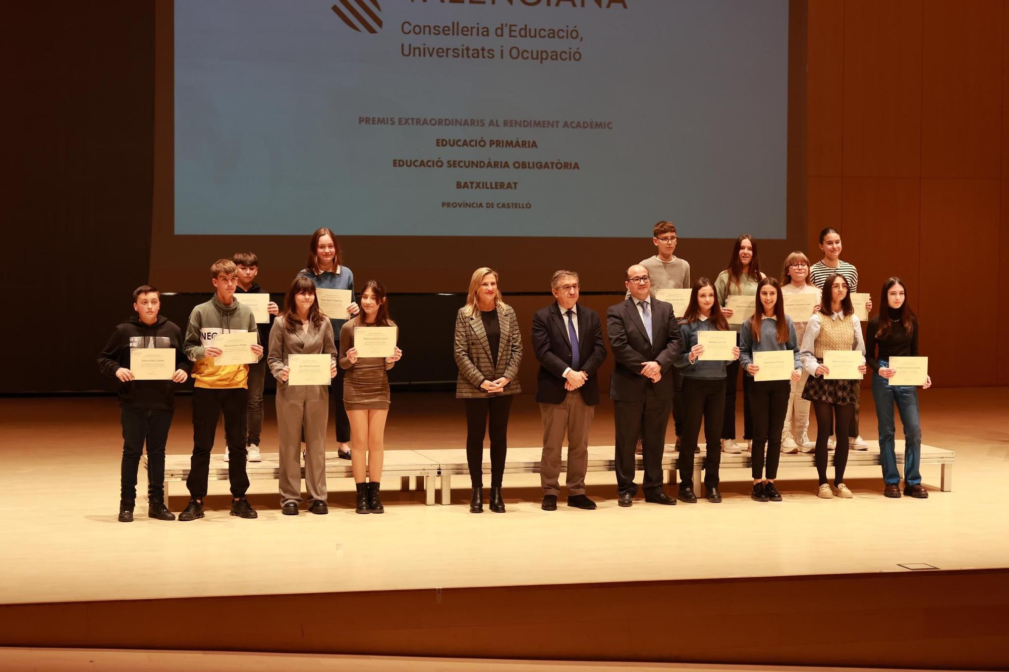 Galería de fotos: Educación premia el esfuerzo y la perseverancia de los mejores estudiantes de Castellón