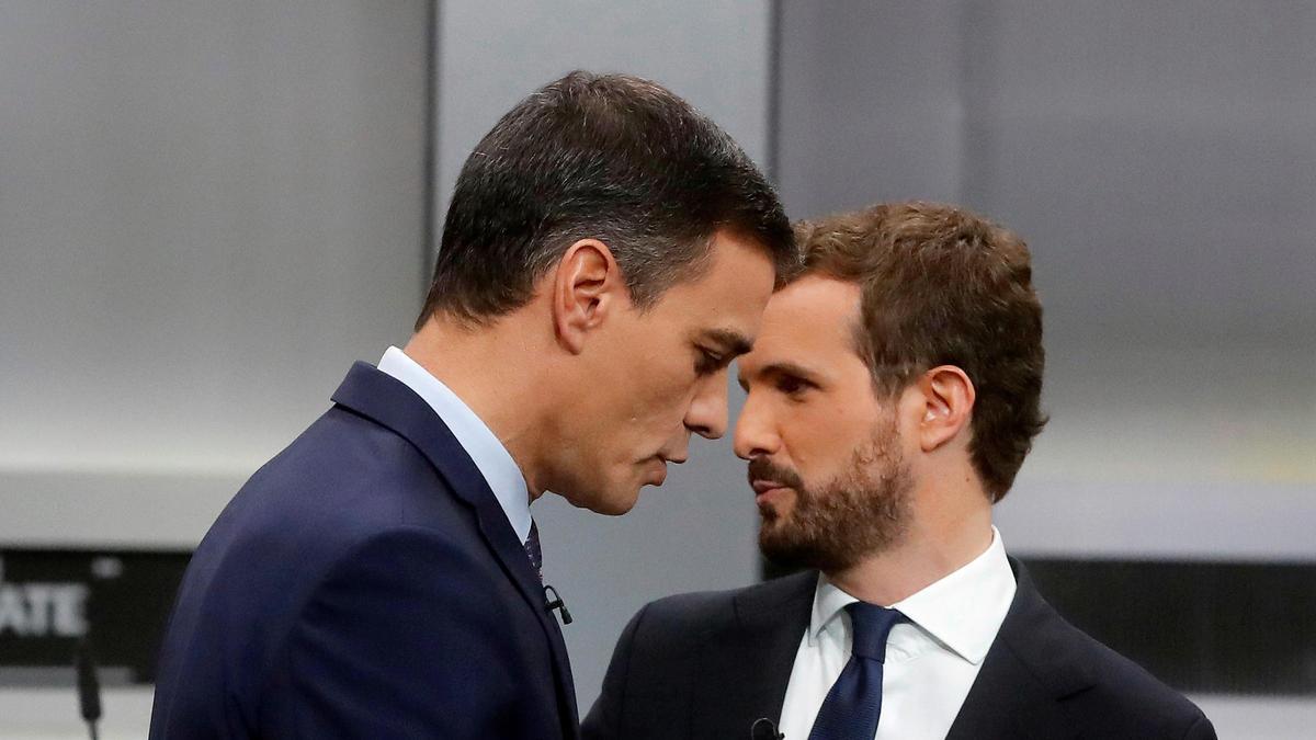 El presidente del Gobierno, Pedro Sánchez, y el líder del PP, Pablo Casado.