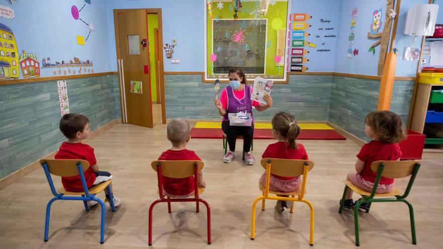 Niños en un centro educativo de Infantil.