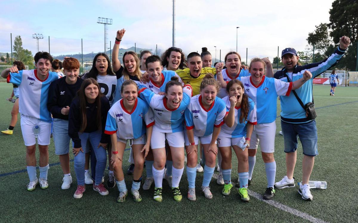 El Casablanca, tras imponerse en la final femenina. |  // ALBA VILLAR