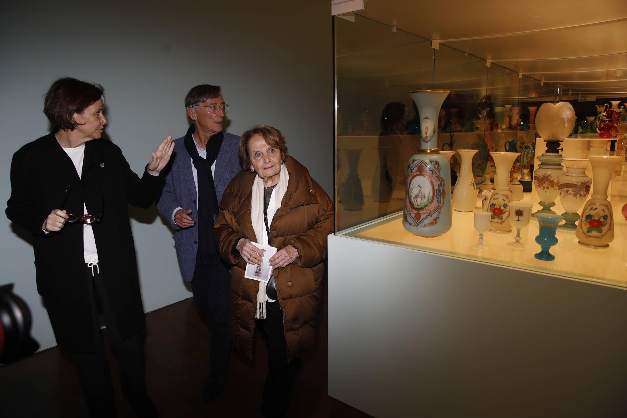 Inauguración de la exposición "Orto y Ocaso. Vidrio y loza en Gijón, siglos XVIII y XX" en el Palacio de Revillagigedo