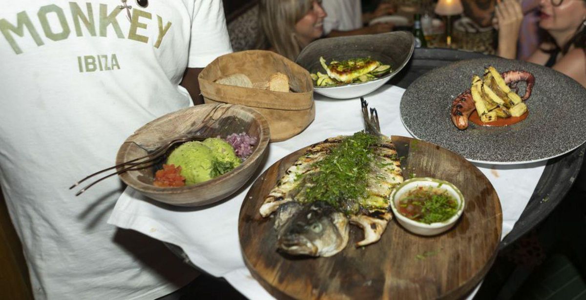 Los platos están elaborados con productos frescos, de temporada y de proximidad. | CINTIA SARRÍA