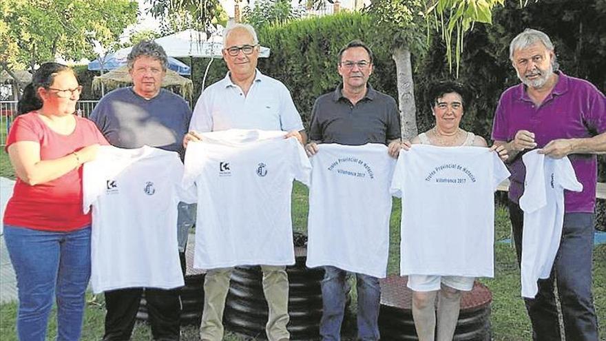 Villafranca acoge un interesante encuentro de natación con las asistencia de numerosos nadadores locales