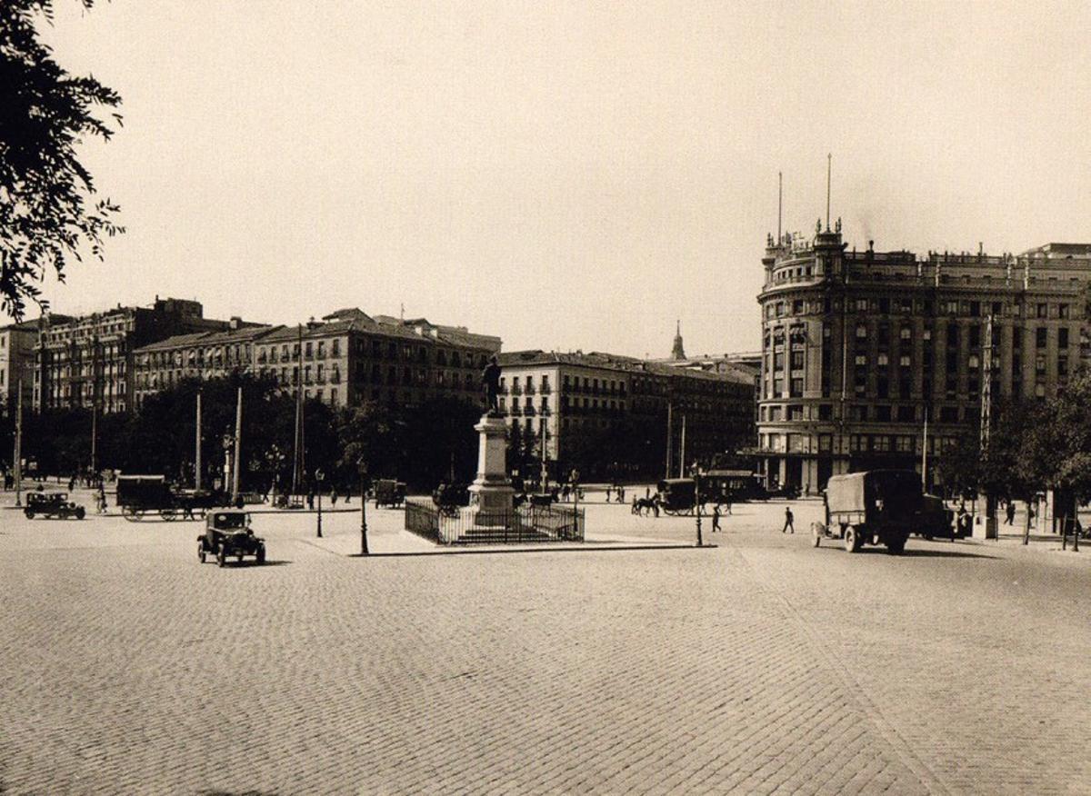 Atocha, con granito local y menos coches que hoy