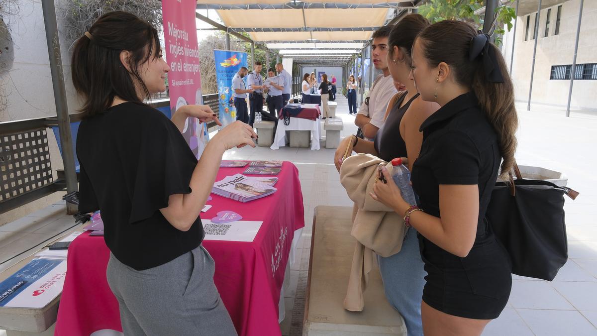 Segunda jornada del Foro de Empleo de la ULPGC esta mañana en el campus universitario del Obelisco.