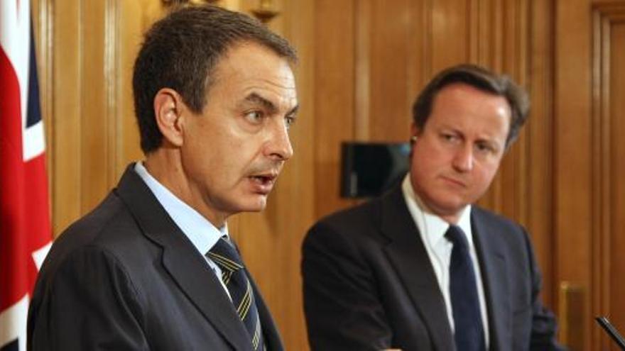 Zapatero se ha reunido este lunes con el primer ministro británico, David Cameron.