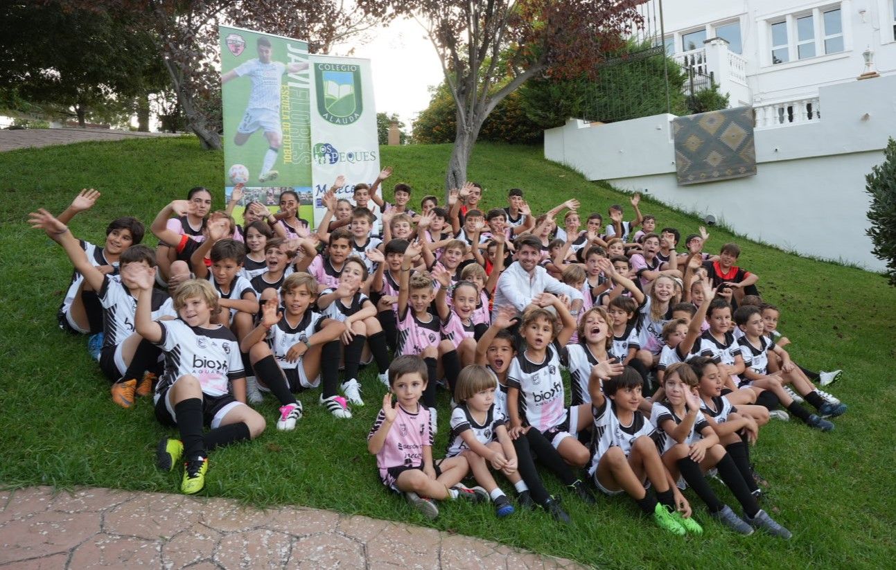 La Escuela de Fútbol Javi Flores da el pistoletazo de salida a su tercera edición