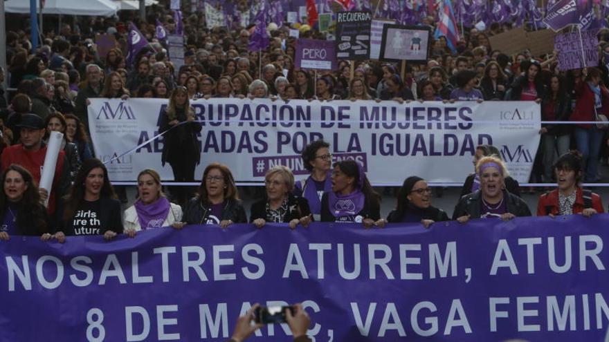 Alicante vuelve a teñirse de morado y exige la igualdad real de las mujeres