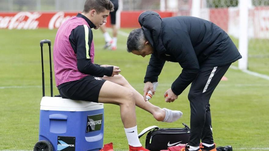 Nacho Méndez, durante el entrenamiento del Sporting en Mareo.