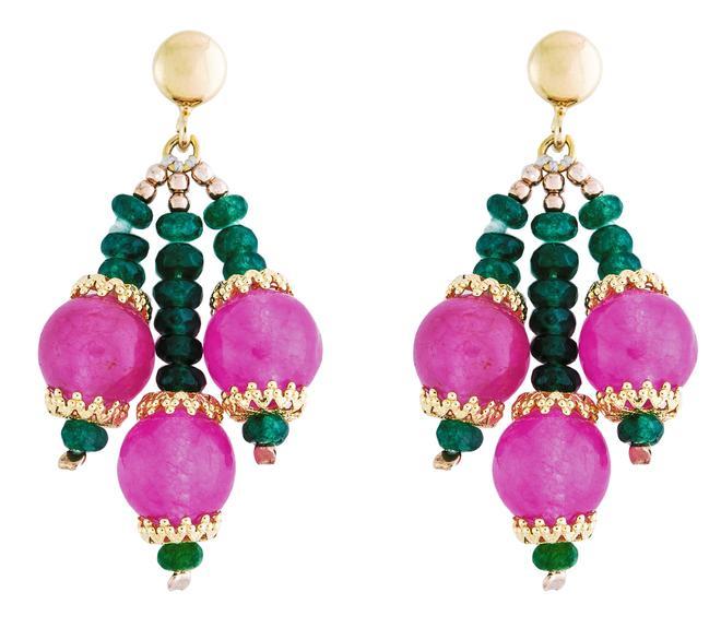 El día de la madre, regala una joya: Pendientes de ágata rosa y plata dorada, de Yanes (50 euros).