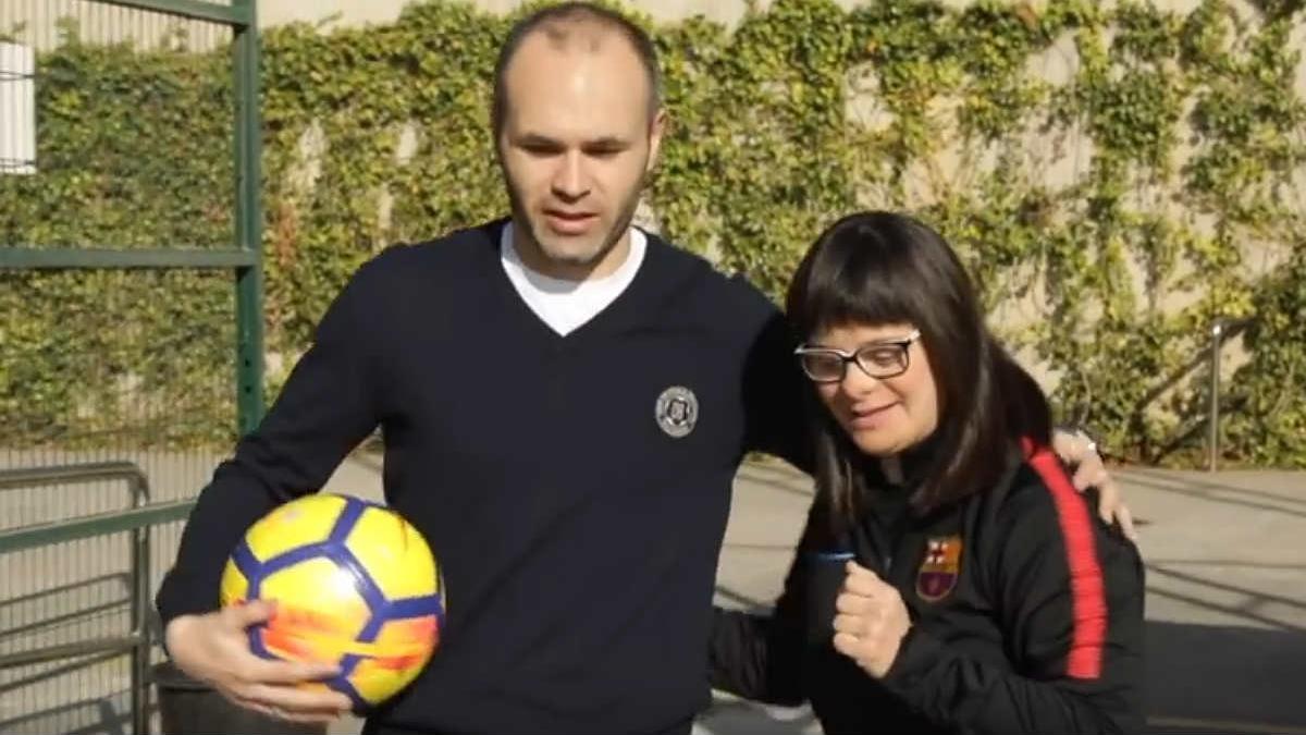 Andrés Iniesta y Anna Vives, en el primer capítulo de la serie 'La empresa más loca del mundo'.