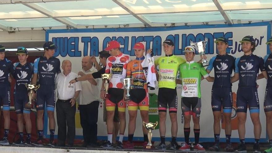 El podio de ganadores de la Vuelta Ciclista a Alicante Junior