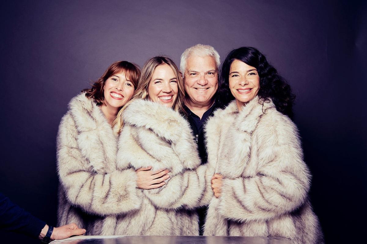 Joan Gracia con las actrices de TRESTIAS, Irene Jódar, Diana Fernández y Diana Pintado