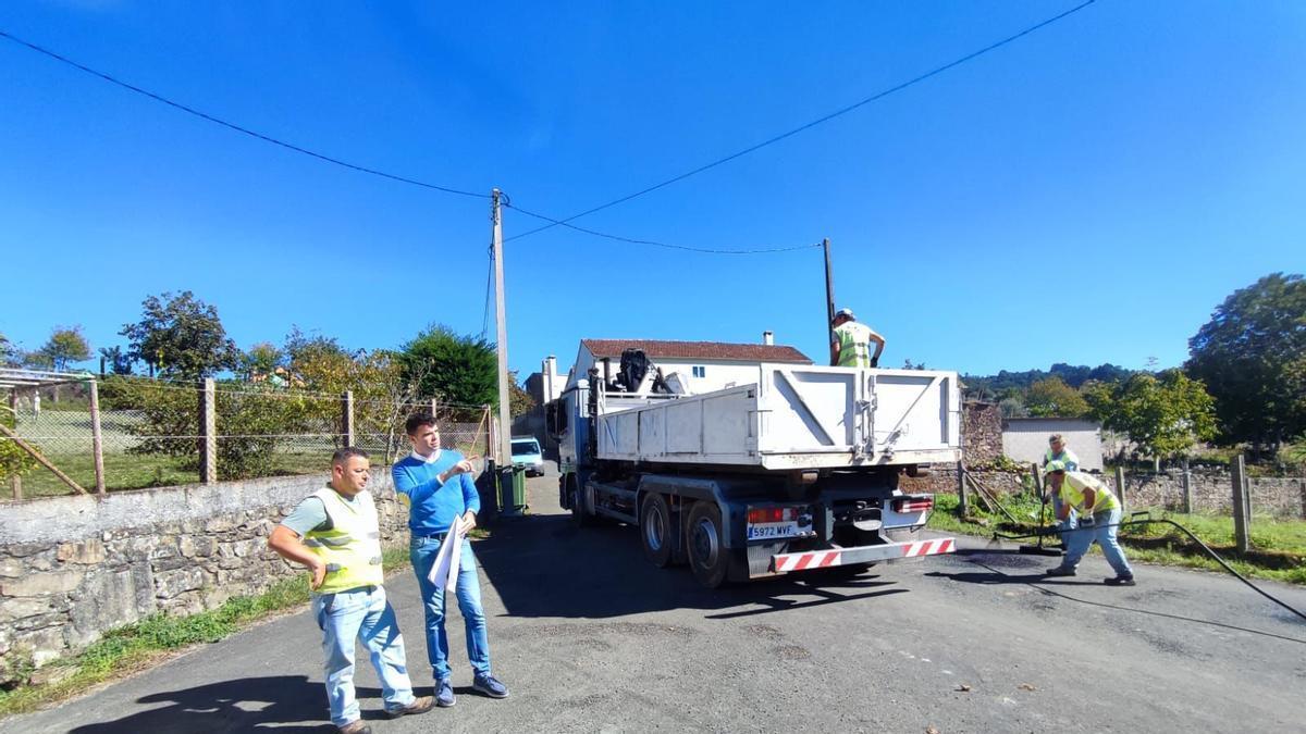 A Estrada remata o plan de asfaltado rural tras invertir máis de 2 millóns de euros