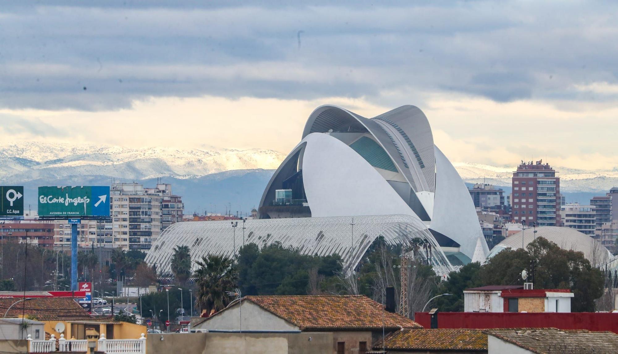 La Calderona, cubierta de blanco