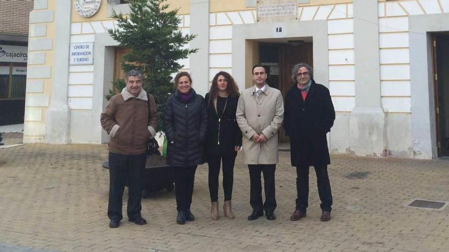 Los asistentes a la reunión celebrada en Pradoluengo.