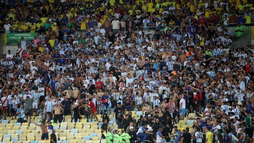 Escàndol al Brasil-Argentina: les agressions als seguidors argentins ajornen el partit de Maracanà