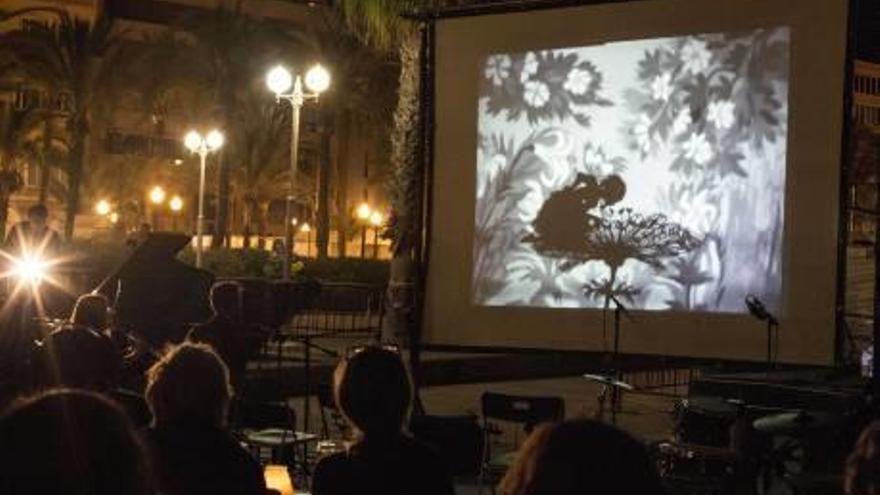 Película al aire libre el pasado año durante el festival.