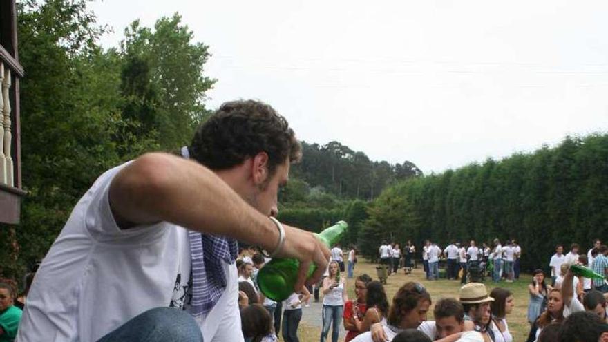 Participantes en una edición anterior del rallye de la sidra.