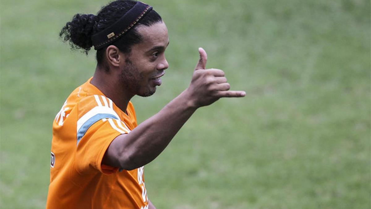 Ronaldinho debutó con el Fluminense con victoria