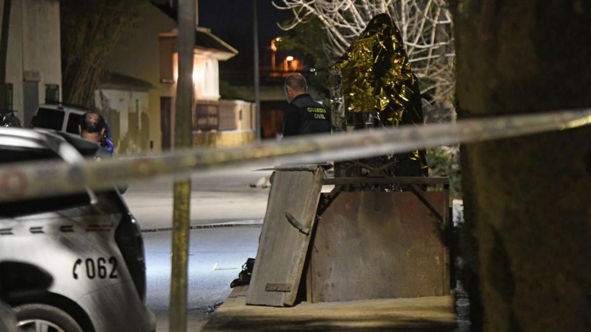 Guardias civiles, en la escena del crimen de Alquerías, el segundo del año en la Región.