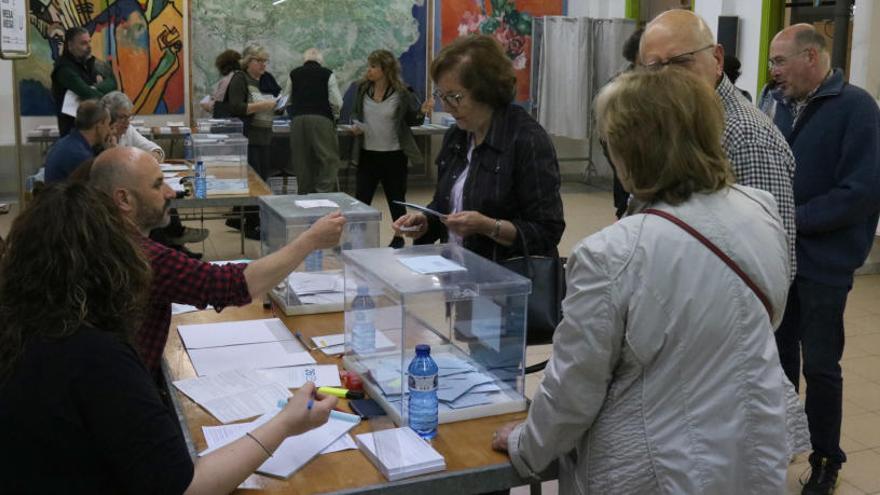 Una de les meses de votació de l&#039;Escola Eiximenis de Girona