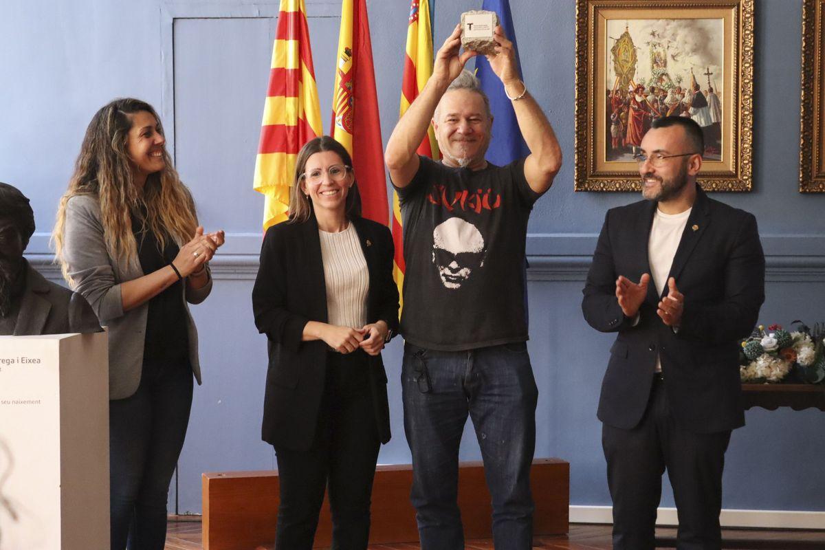 FitCarrer reconoce este año la trayectoria del actor argentino Nanny Cogorno, muy ligado al festival de teatro de calle de Vila-real, con el Premio Ramón Batalla.