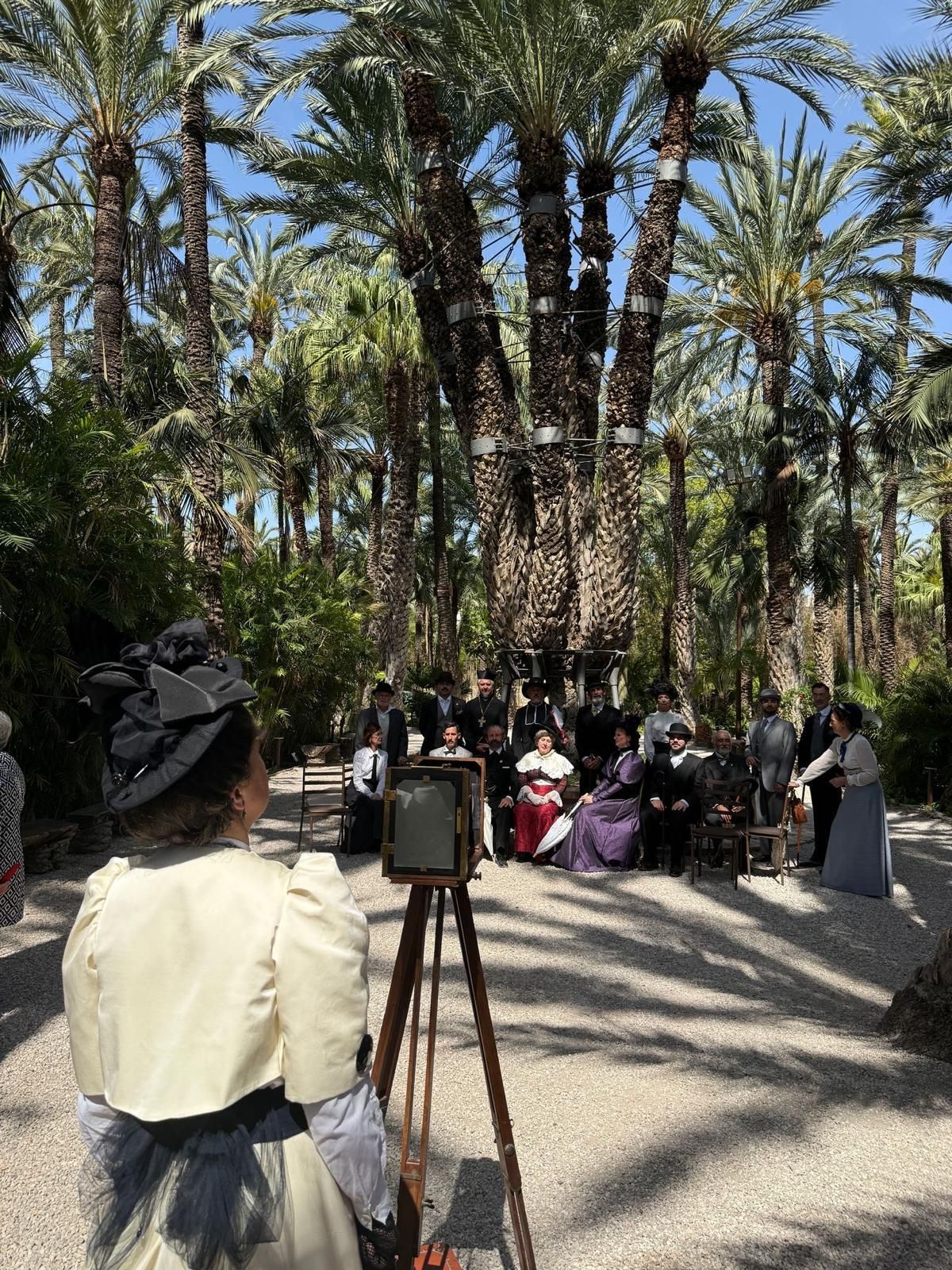 Elche viaja por un día al 1900