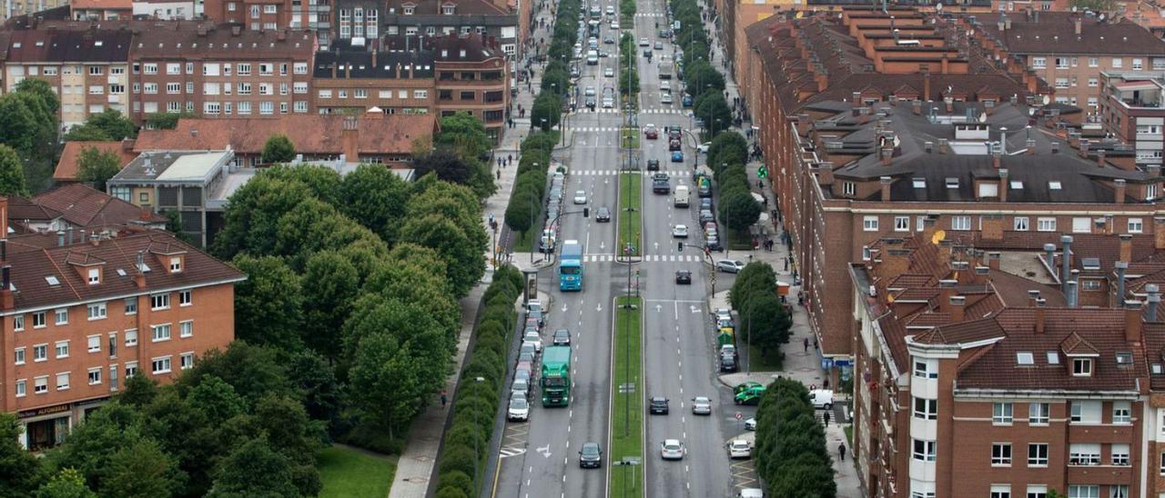 Una vista del tráfico en la avenida de Gaspar García Laviana. | Marcos León