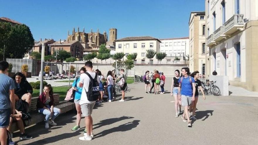 La mitad de las aulas del campus de Huesca permiten la enseñanza telemática