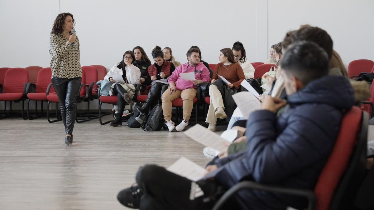 Sesión de trabajo del Eurostar Project con los jóvenes en Córdoba.