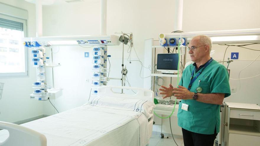 Así es la unidad de aislamiento de enfermedades infecciosas del Hospital de La Candelaria: una habitación de 36 metros cuadrados y más de 40 sanitarios para atenderla