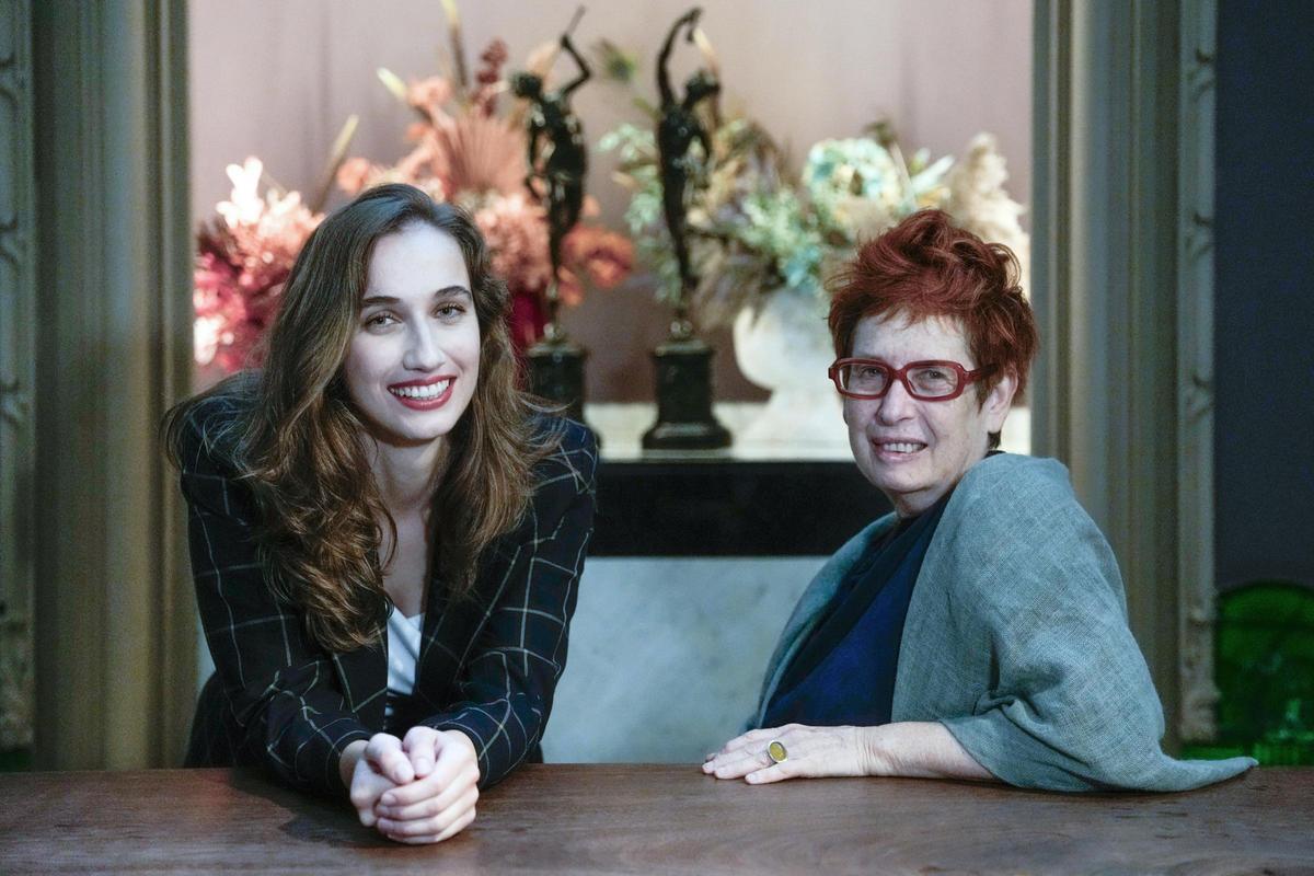 Xita Rubert y Cynthia Rimsky, con el diluvio de fondo.