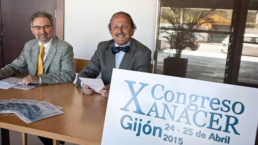 Los doctores Pedro de la Fuente y Carlos García-Ochoa, en la presentación del congreso.