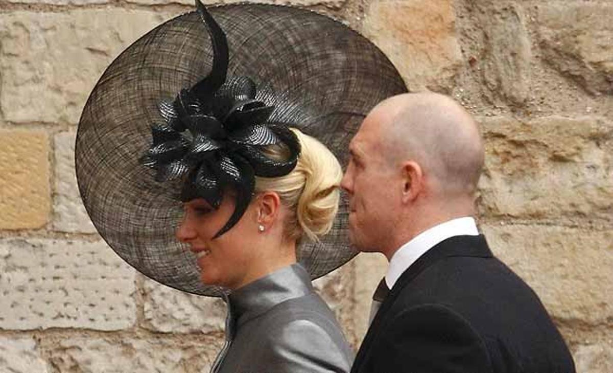 Zara Phillips, filla d’Anna d’Anglaterra i cosina del príncep Guillem, arriba amb Mike Tindall a l’abadia de Westminster.