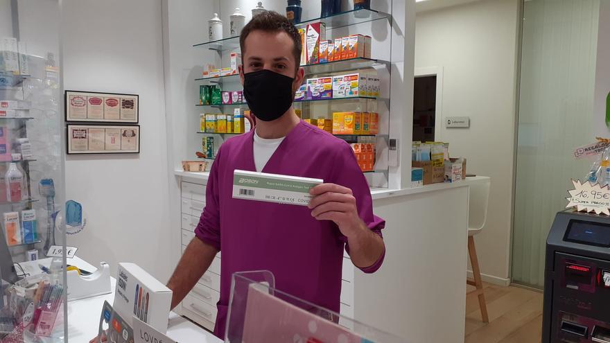 Las farmacias siguen sin test covid y reservando los pocos que tienen para sus clientes