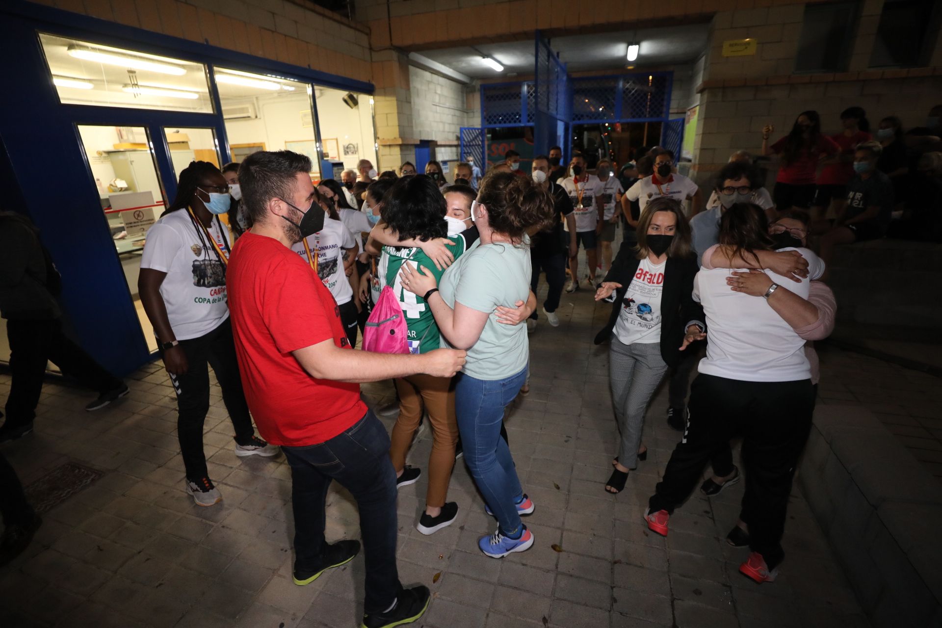 Recibimiento y celebración de las campeonas de la Copa de la Reina en su casa de Carrús