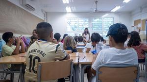 Primer día de clase del curso 2025-26 en una escuela de Barcelona