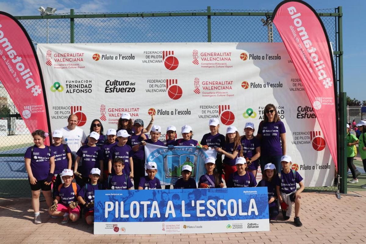 Pilota a l’Escola despedix  el curs al gran a Piles