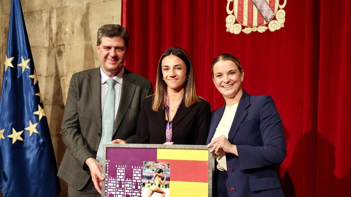 Esperança Cladera, junto a Marga Prohens y Jaume Bauzà.
