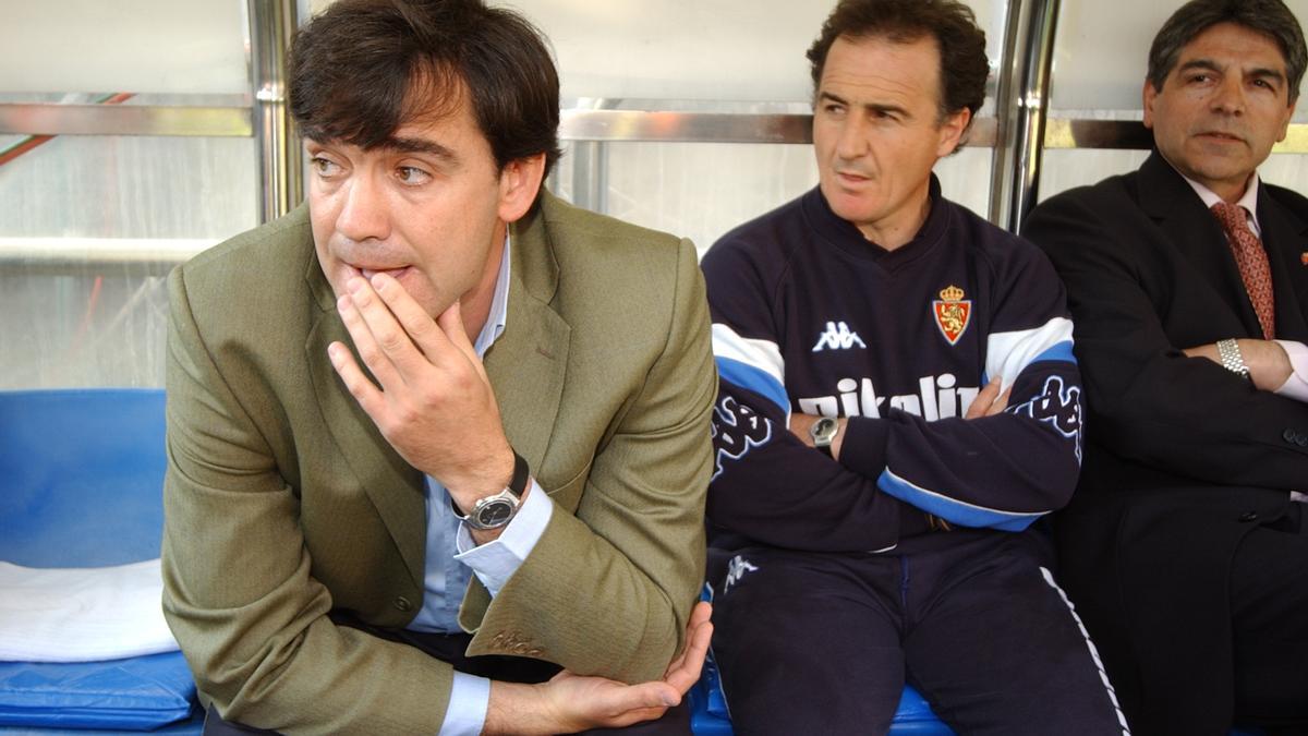Marcos Alonso en el banquillo de La Romareda junto al Profe Ortega antes de un partido contra el Valladolid