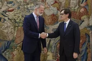 El rey recibe a Salvador Illa en el Palacio de la Zarzuela