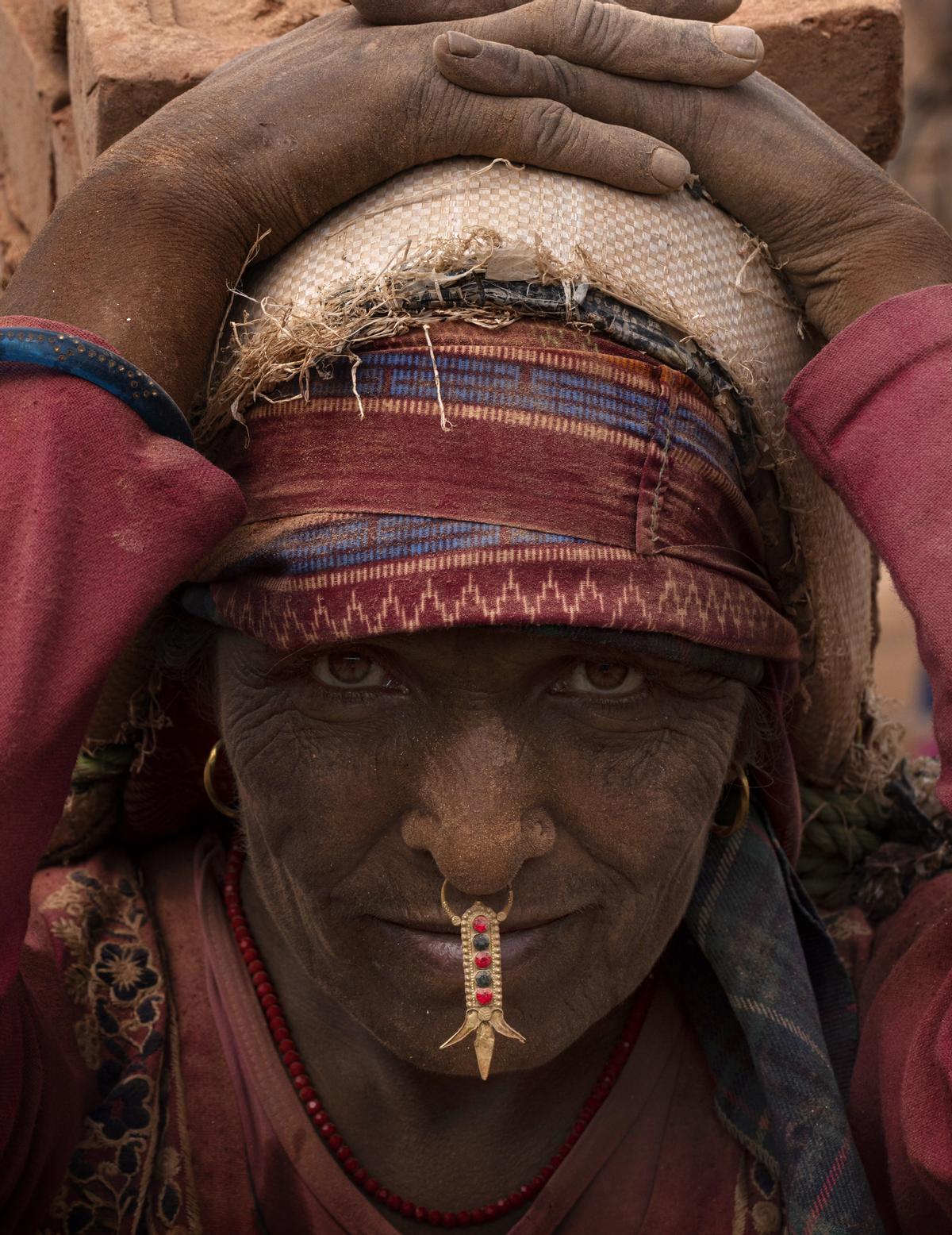 Un día en una fábrica de ladrillos en Nepal