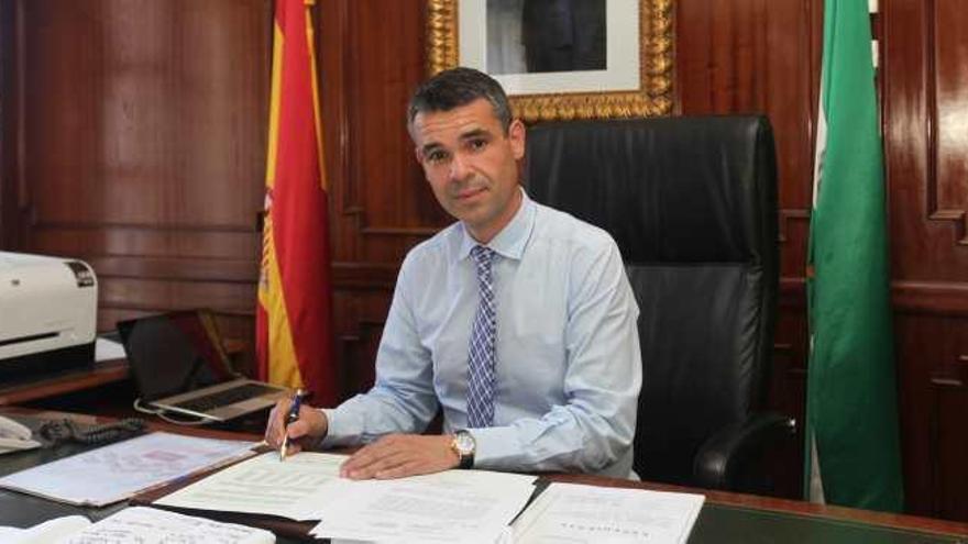 El alcalde de Marbella, José Bernal, anunció ayer el aplazamiento del anticipo reintegrable.