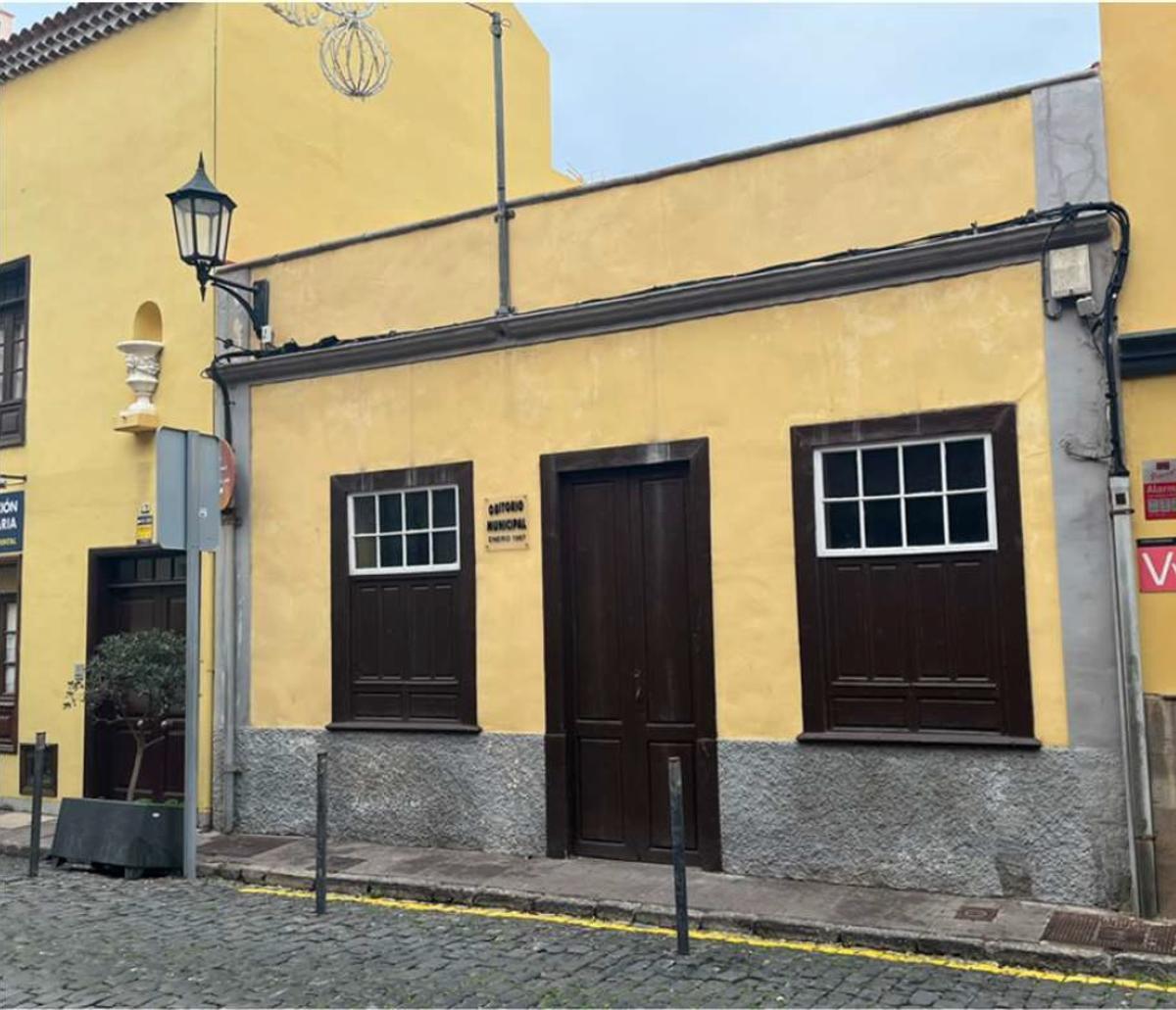 Fachada de la cripta del casco histórico de Garachico