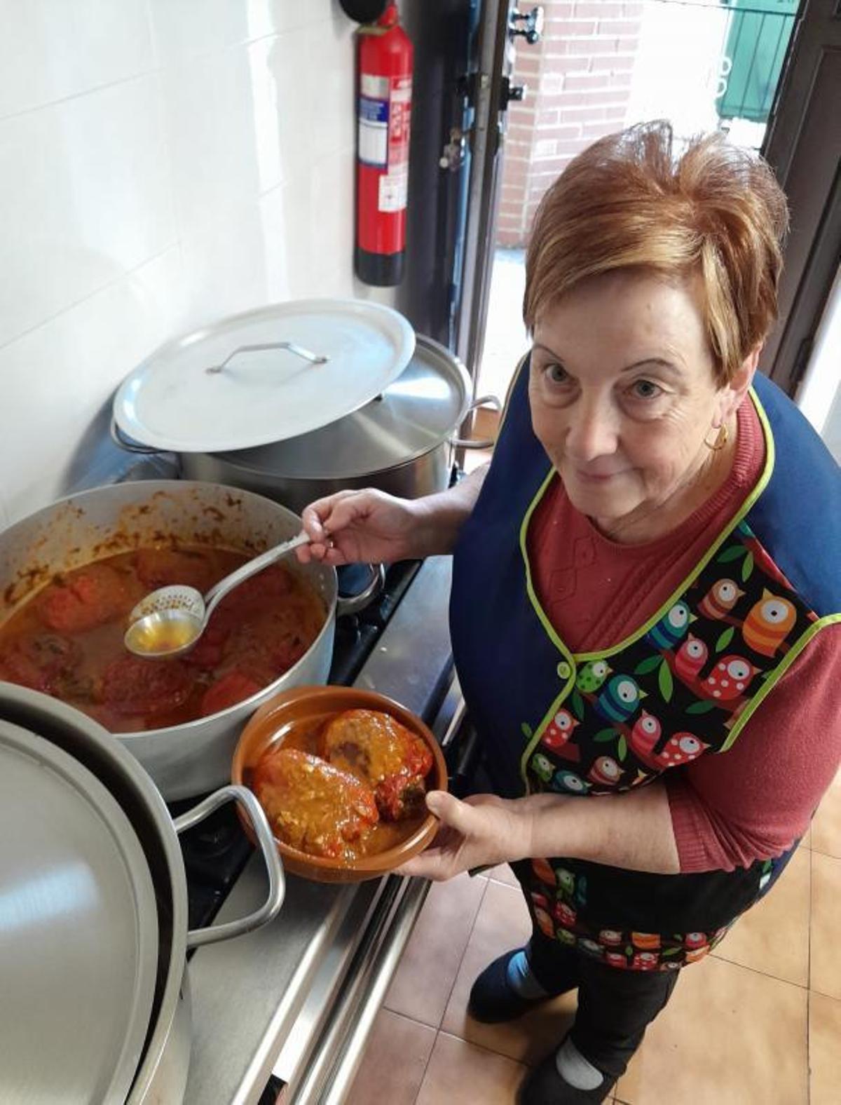 María Jesús González, en la cocina de El Curro. | L. M. D.