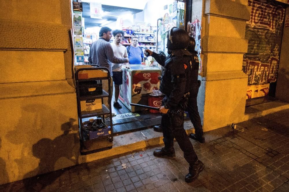 Carregues dels Mossos en el primer aniversari 1-O