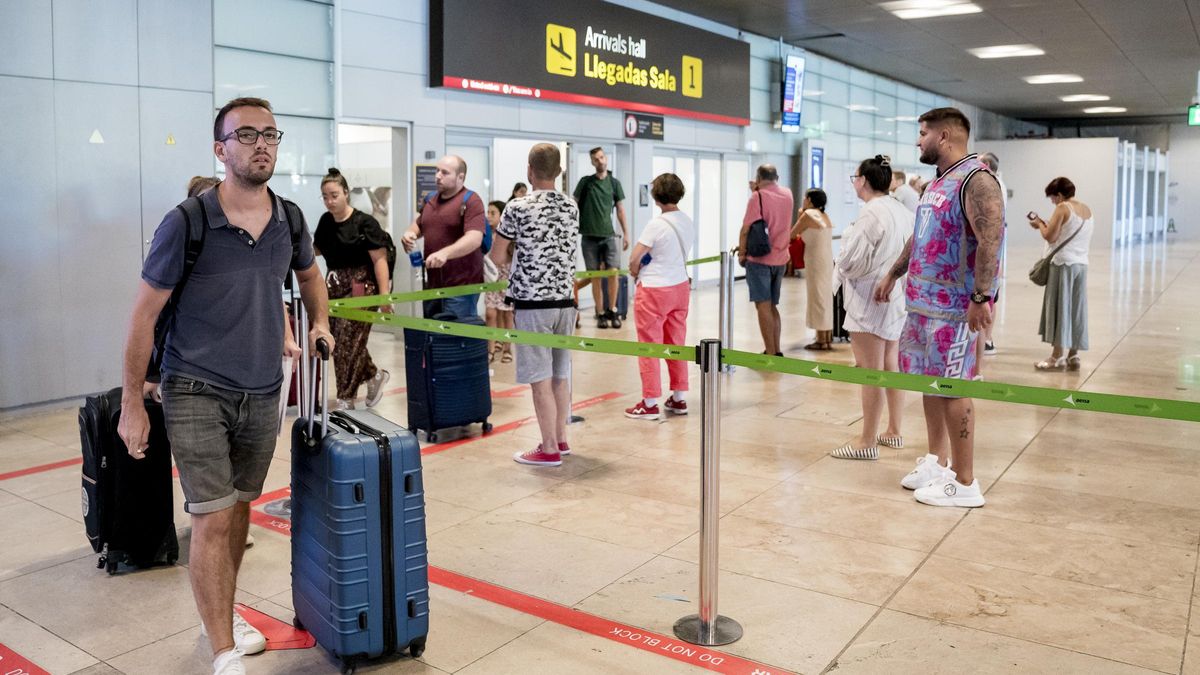 España recibió 11,7 millones de pasajeros aéreos internacionales en julio, un 4,3% más